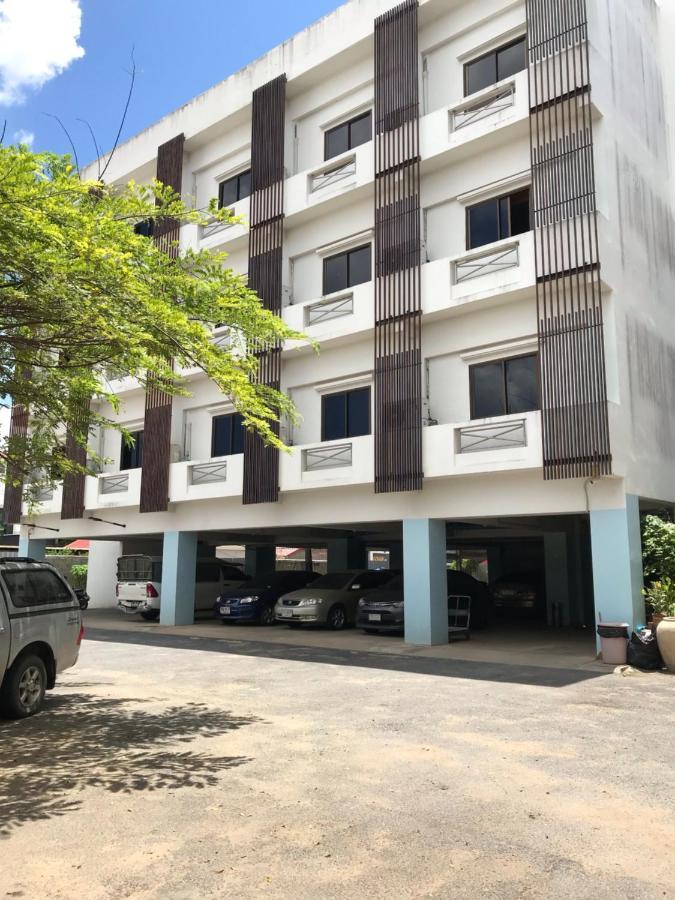 Vatchara Northgate Hotel Nakhon Sawan Buitenkant foto