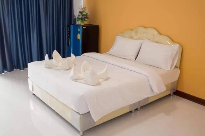 Vatchara Northgate Hotel Nakhon Sawan Buitenkant foto